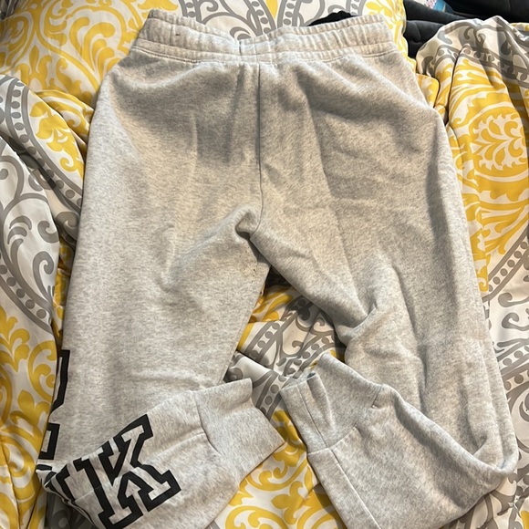 Victoria’s Secret PINK grey joggers sweatpants. XS NWOT - Picture 3 of 4